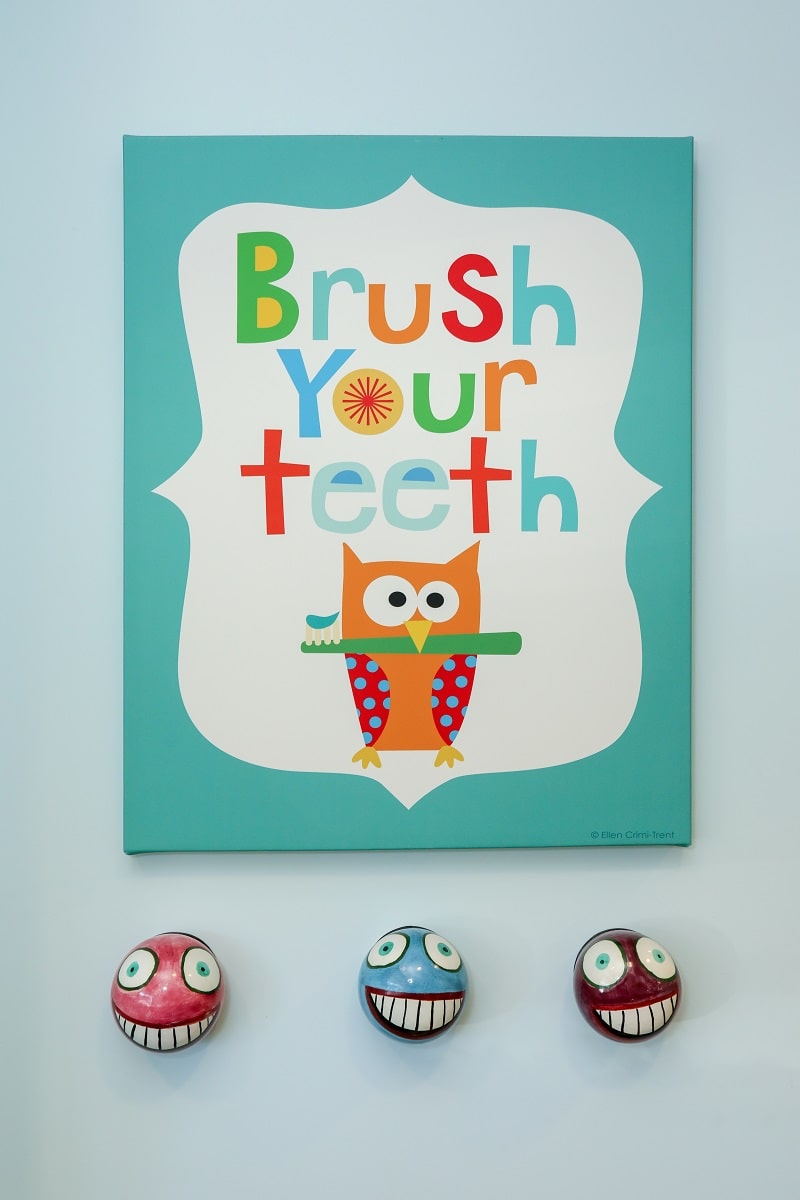 Brush your teeth sign